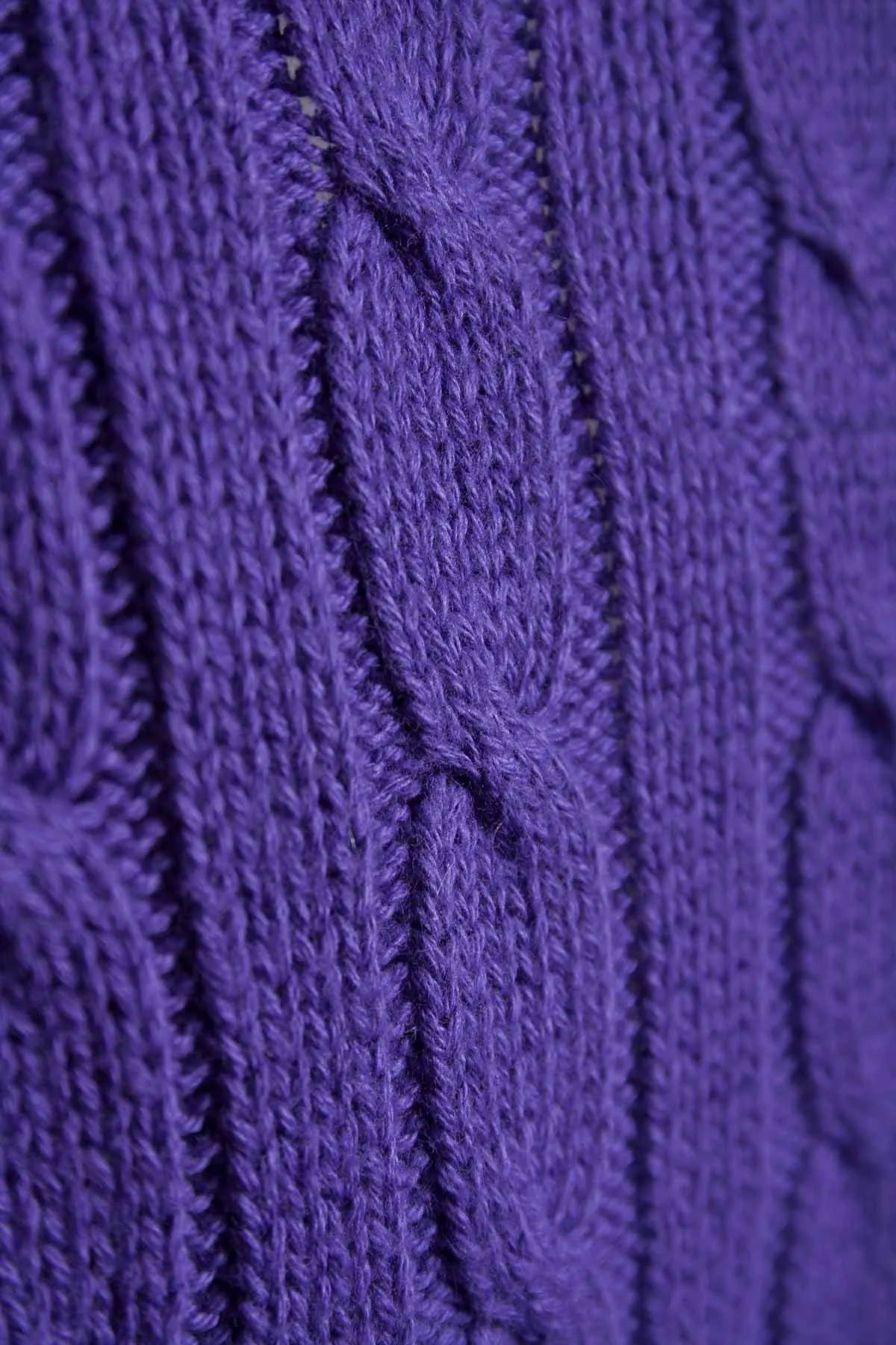 Ladies Cable Knit V Neck Jumper